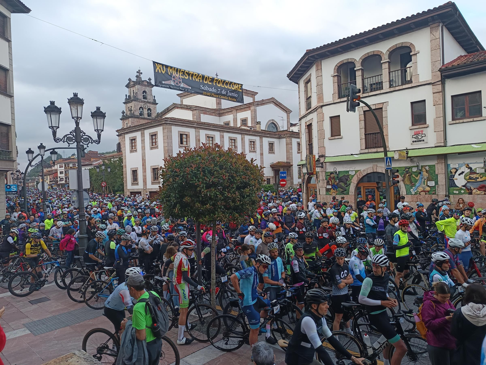 Arranca la Clásica Cicloturista "Lagos de Covadonga"