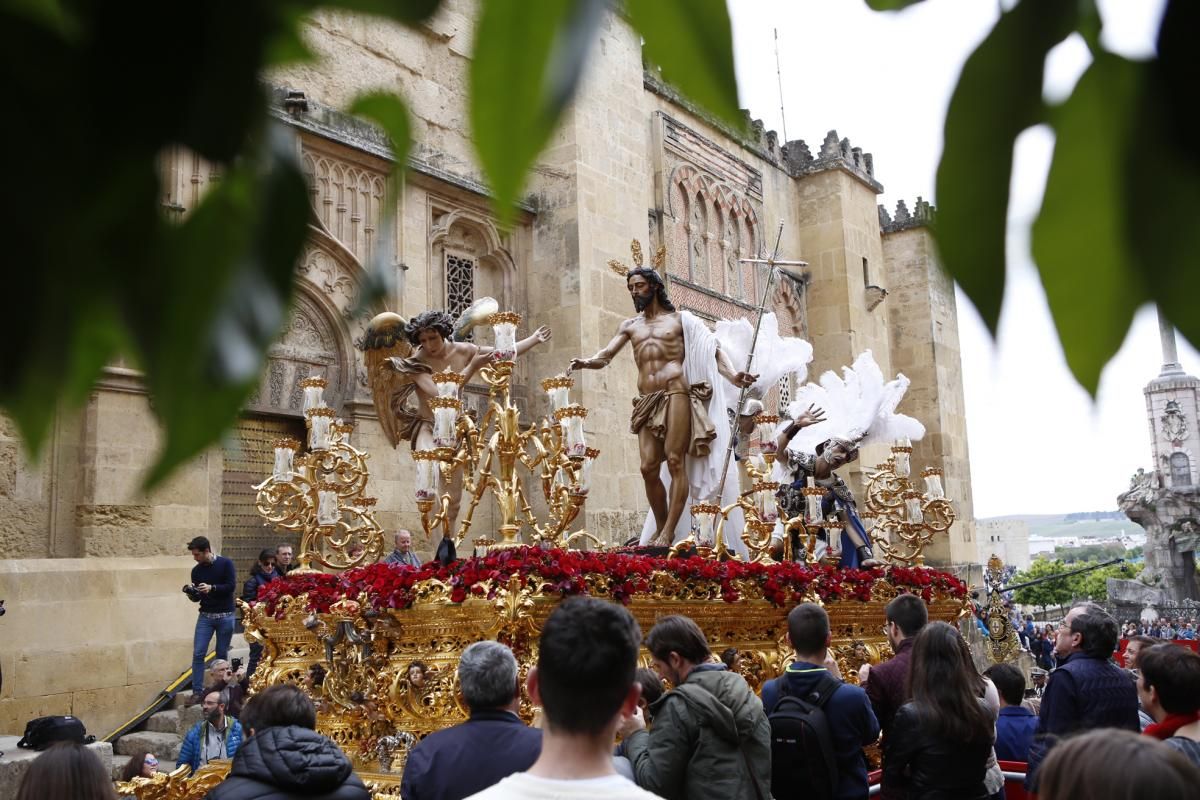 El Resucitado y la Virgen de la Alegría cierran la Semana Santa cordobesa