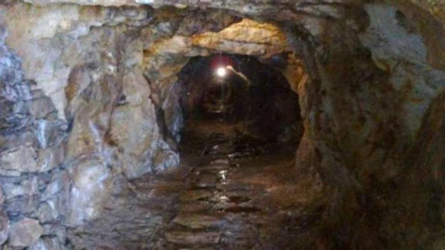 Interior de la mina de San Finx.