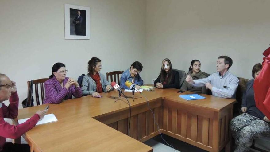 Sesión plenaria celebrada por el Ayuntamiento de Morales de Rey.