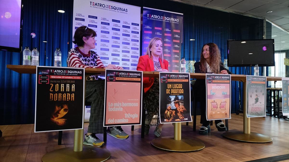 Raquel Anadón, María Jesús Lorente y María López Insausti, este viernes en el Teatro de las Esquinas.