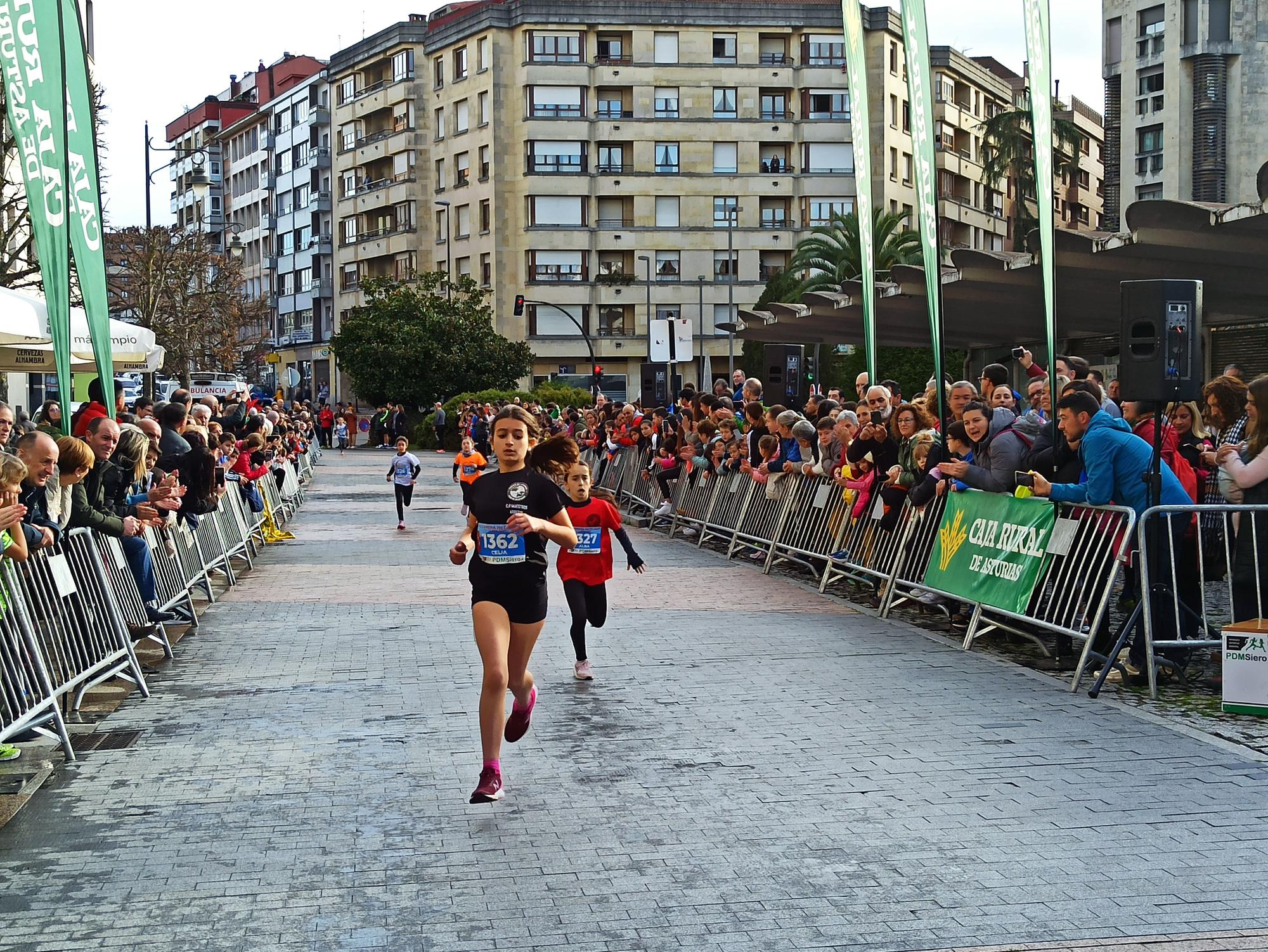 Casi 1.500 participantes disputan la carrera de Fin de Año de Pola de Siero