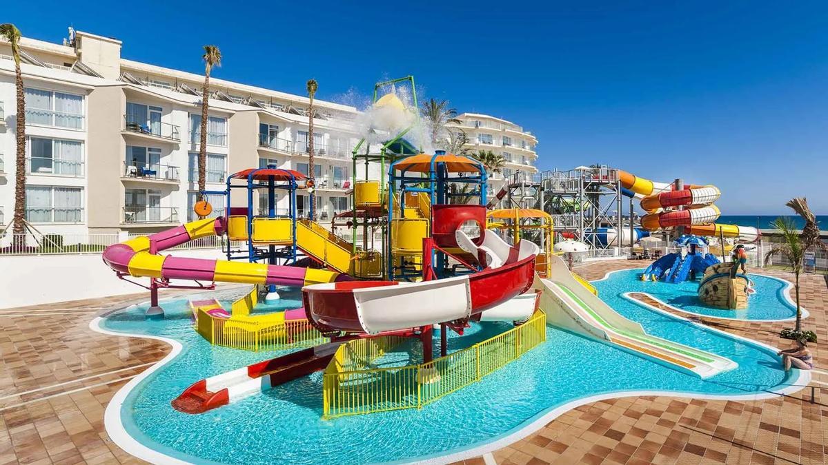 Globales Playa Estepona, el hotel de Málaga con su propio parque acuático