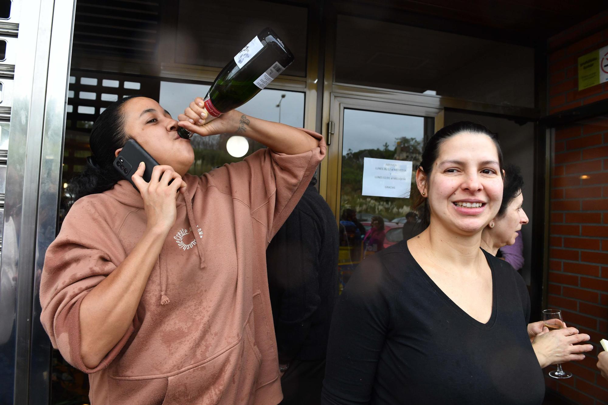 El Gordo cae en A Coruña: El primer premio de la Lotería de Navidad deja 180 millones entre la calle Barcelona y El Gaucho I