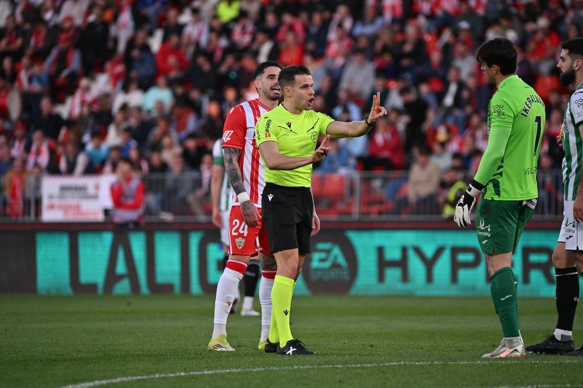 Almería-Córdoba CF | Las imágenes del partido de LaLiga Hypermotion