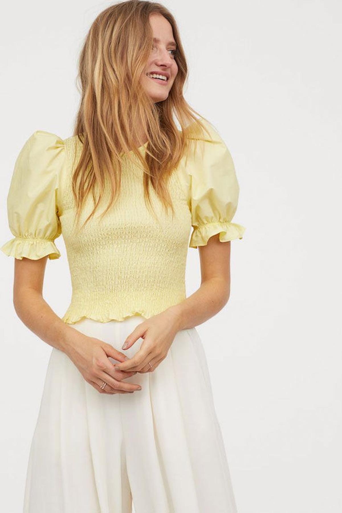 Top amarillo pastel, de H&M