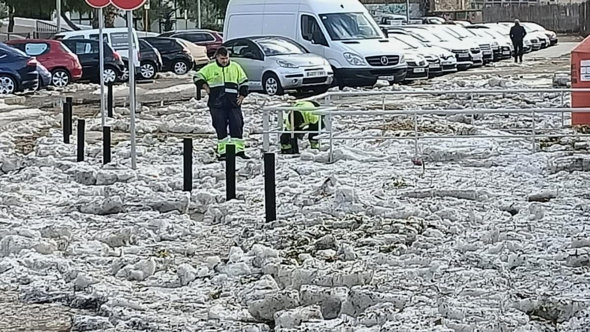 Las imágenes de la granizada que ha caído esta mañana en Alicante