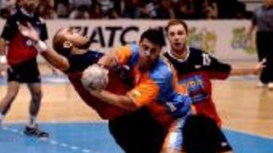 El CAI Balonmano Aragón empata sobre la bocina