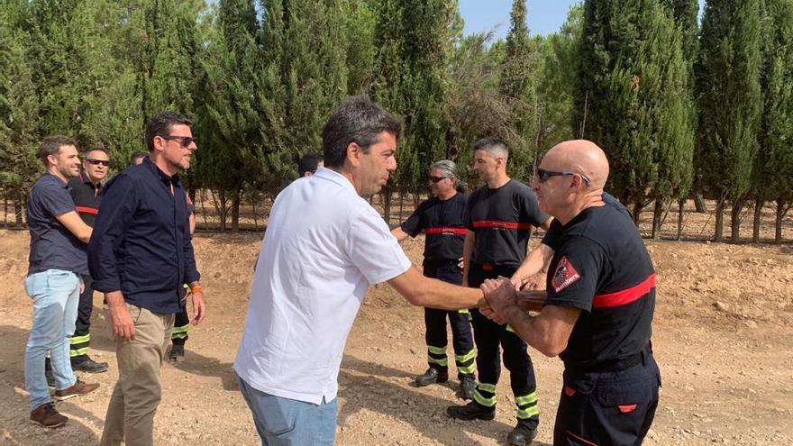 Mazón se estrena como presidente de la Diputación con una visita a la zona calcinada de Beneixama