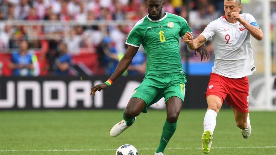 Senegal aprovecha los &#039;regalos&#039; de Polonia
