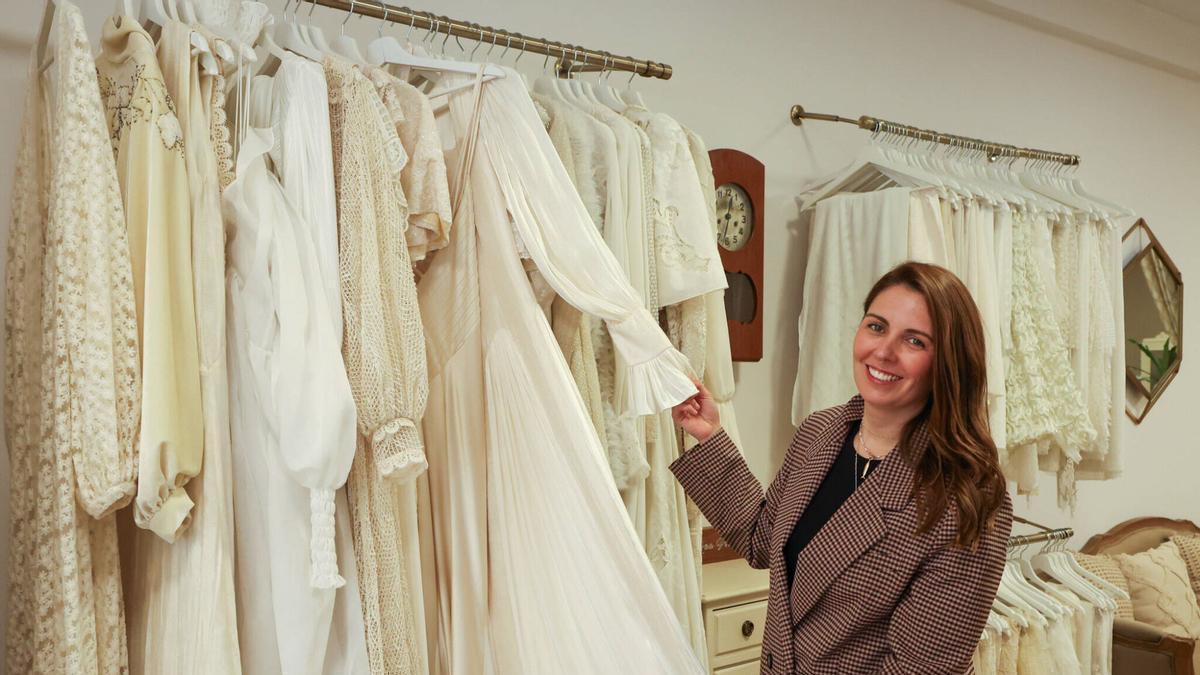 El atelier de Ana Prados, donde se confeccionó el vestido que María Vázquez lució en la gala de los Goya 2024