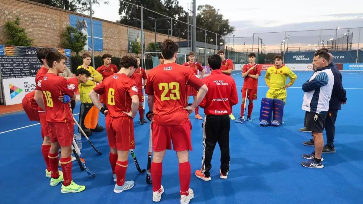 El Centro Específico de Alto Rendimiento de Hockey Valencia comienza su segunda temporada con la participación de 39 jugadores.