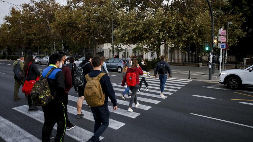 Los estudiantes de la UPV vuelven al campus de Vera tras el brote en el Galileo