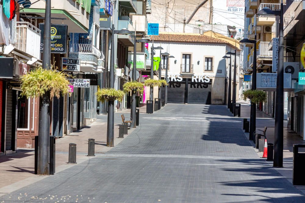 Lugares que otros años por estas fechas solían albergar a un importante número de turistas ahora están completamente vacíos.