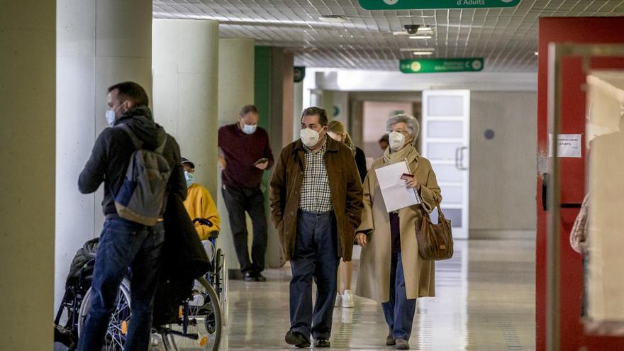 77.793 personas esperaban en Baleares este mes de enero más de 91 días a que les viera un médico especialista