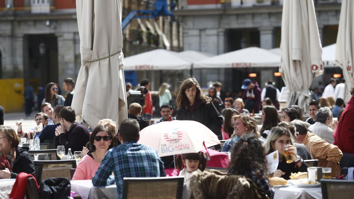 En bares y restaurantes ya es obligatorio que te sirvan agua gratis