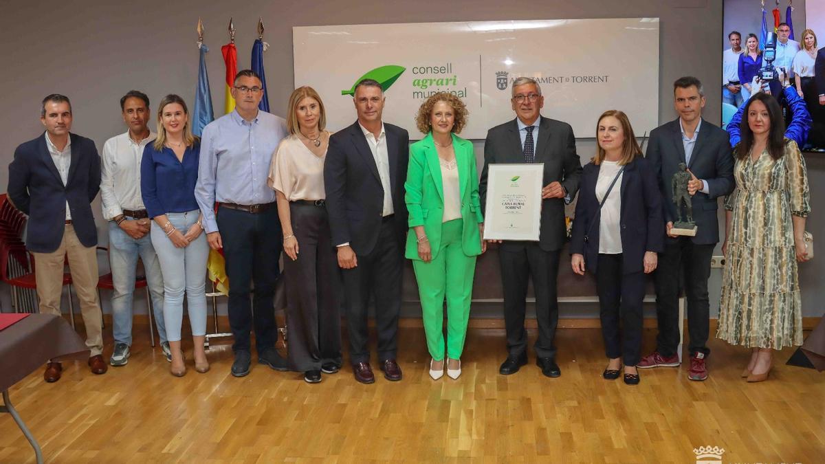 Entrega del galardón a la Caixa Rural de Torrent.
