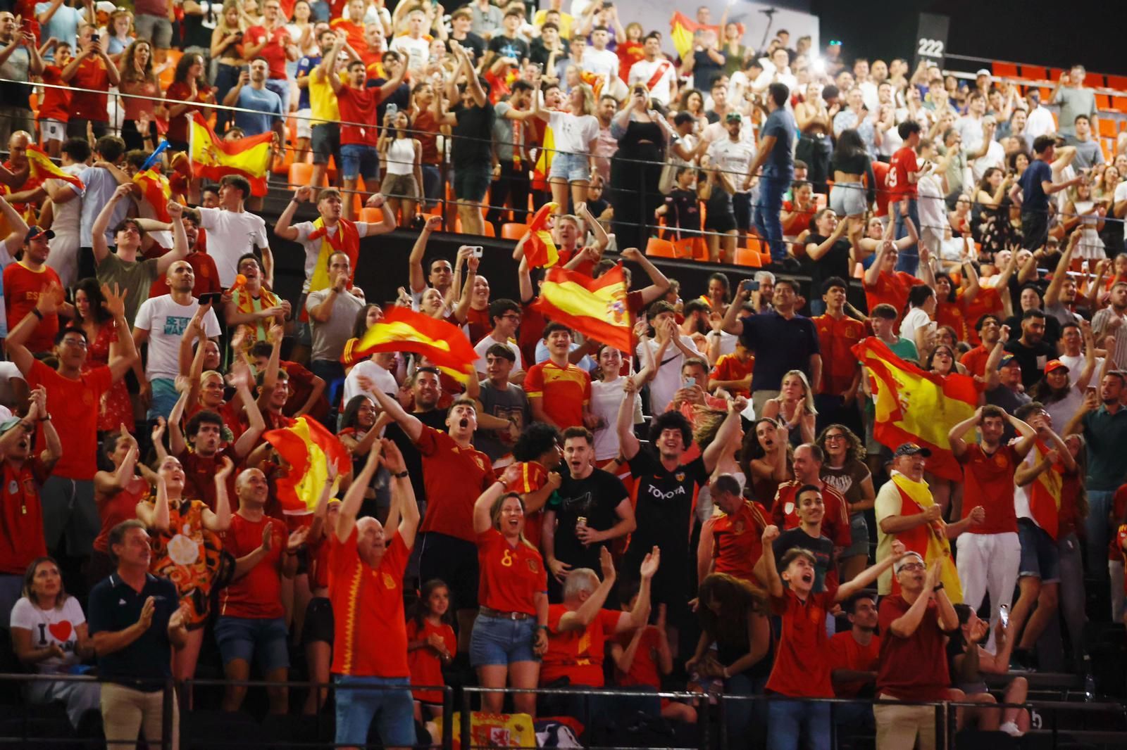 La Fonteta acoge con pantallas gigantes la semifinal de España en la Eurocopa