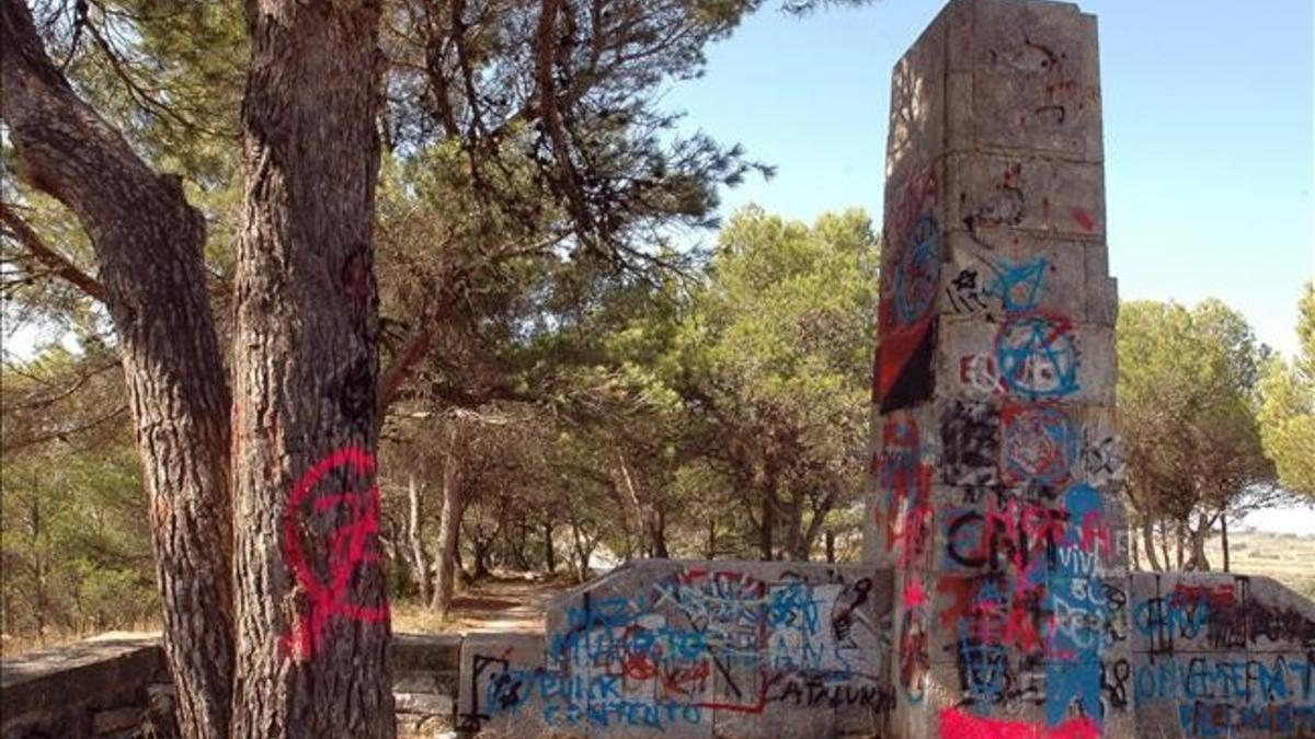 Monumento franquista en el Coll de Moro, en Gandesa (Terra Alta)