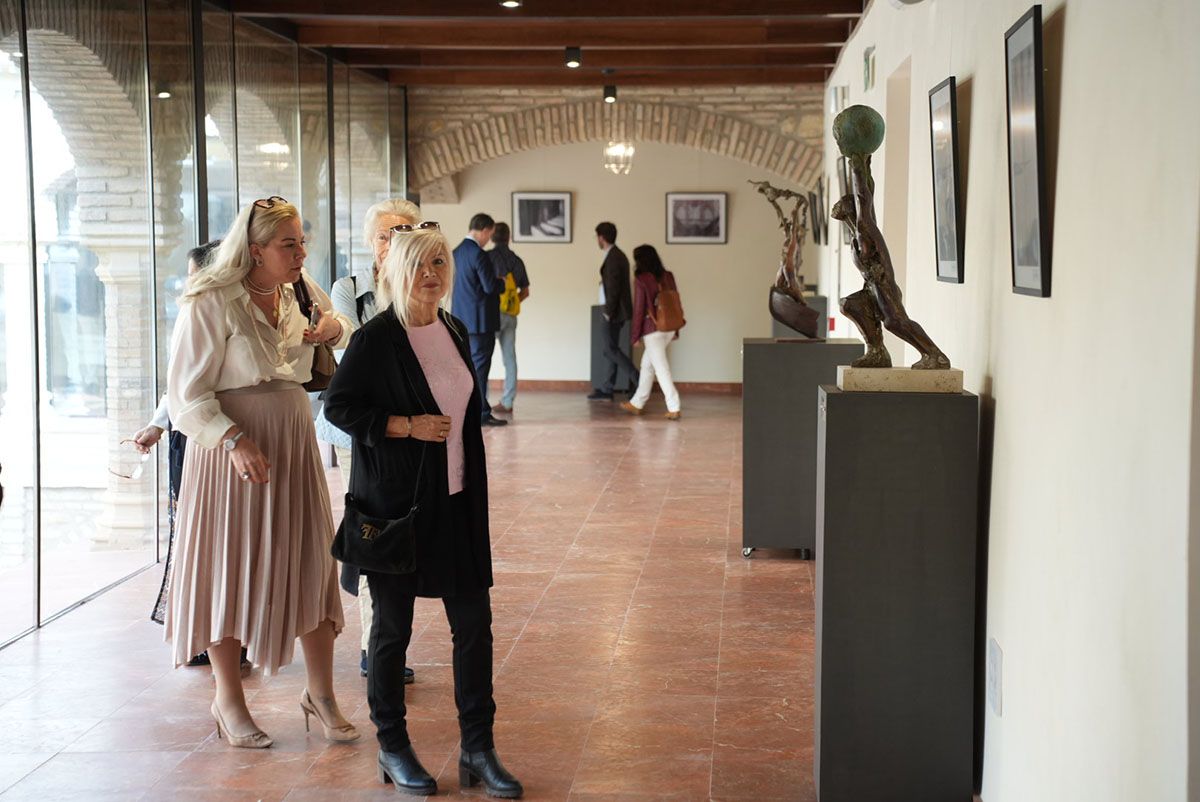 Un centenar de obras de Aurelio Teno salen a exhibición y venta en el Palacio de Congresos