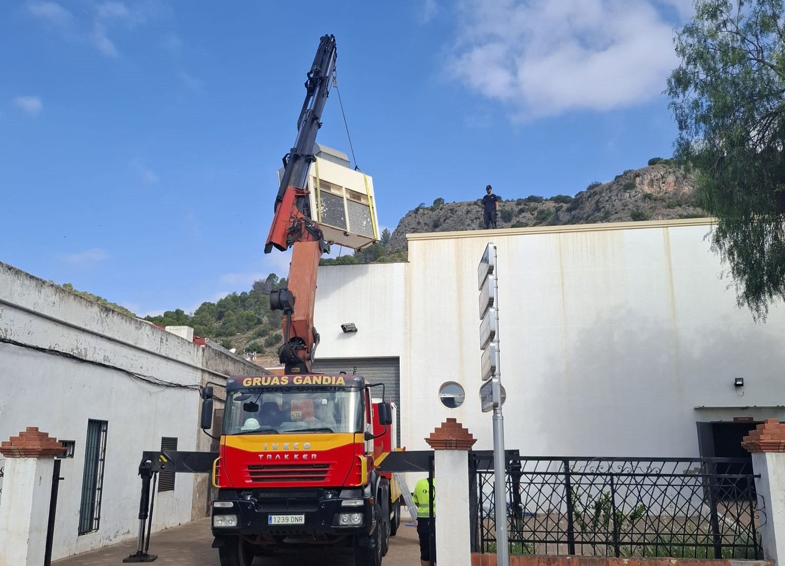 Montaje del aparato a finales de junio.