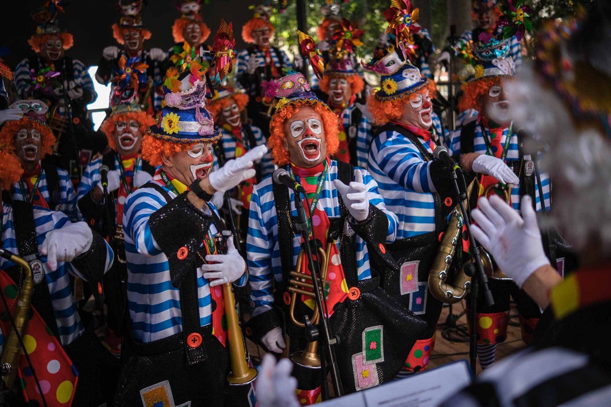 Actuación de la Ni Fú Ni Fá en el Carnaval de Día