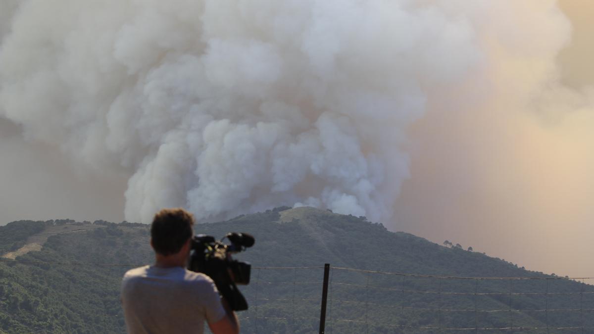 Una imagen del incendio en Sierra Bermeja iniciado en Pujerra el pasado mes de junio.