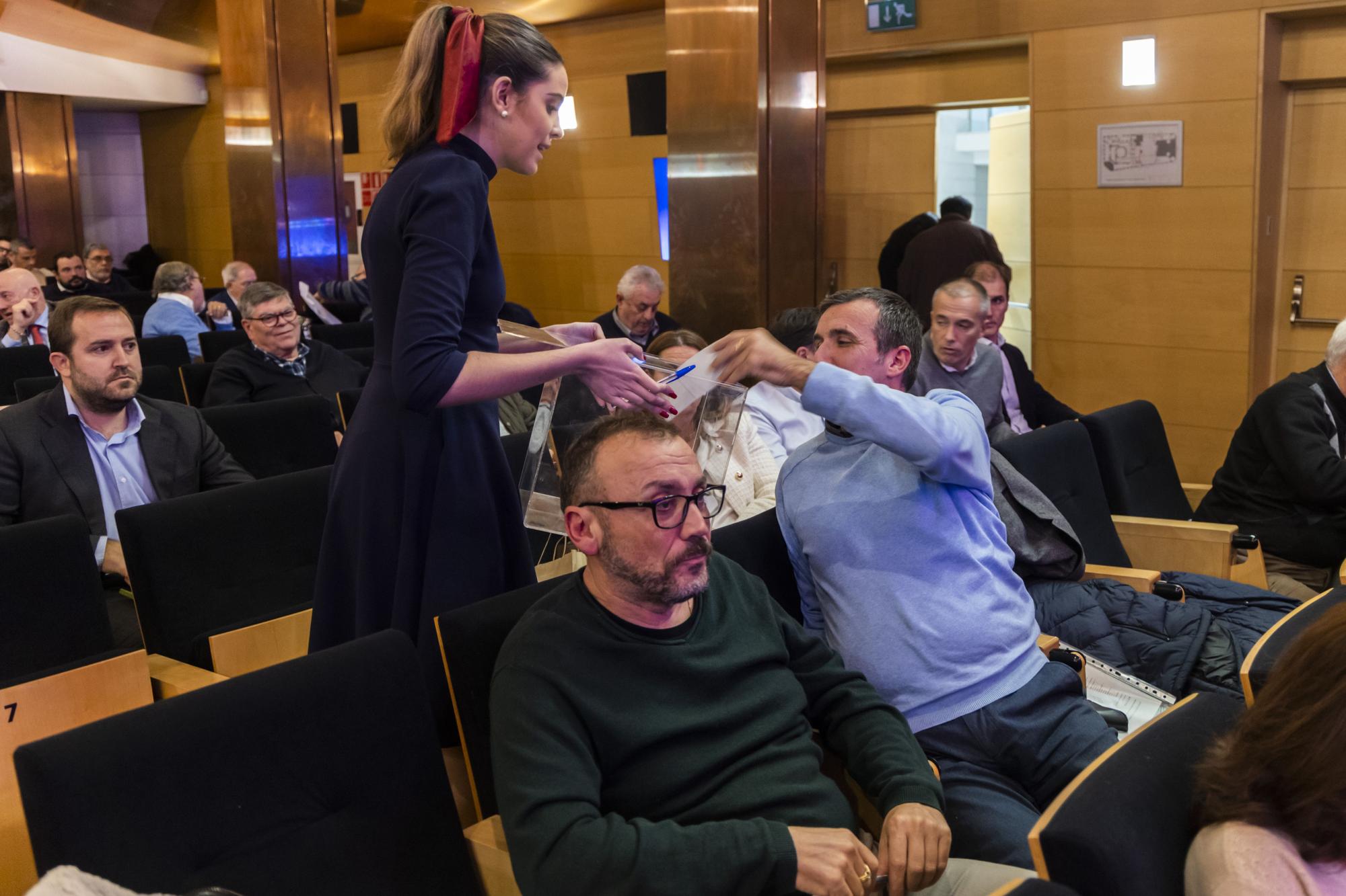 La Junta General de Accionistas del Levante UD, en imágenes