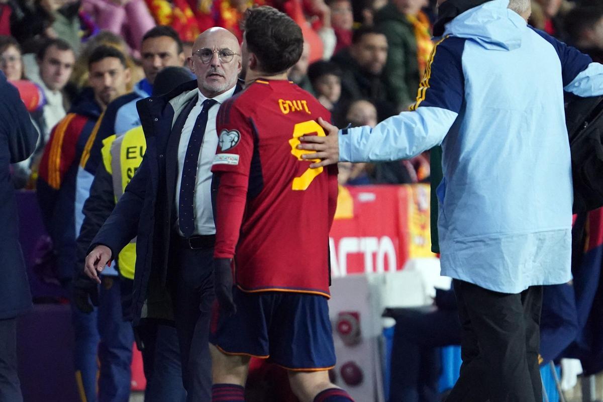 Lo que ningún culé quiere ver: Gavi, abatido tras su grave lesión en la rodilla