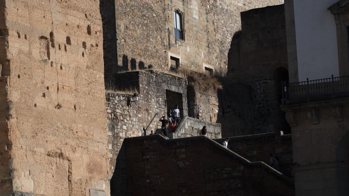 Galería | La tercera fase de la muralla hará visitable la Torre de la Yerba de Cáceres