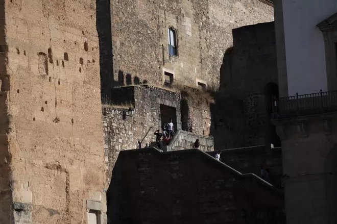Galería | La tercera fase de la muralla hará visitable la Torre de la Yerba de Cáceres