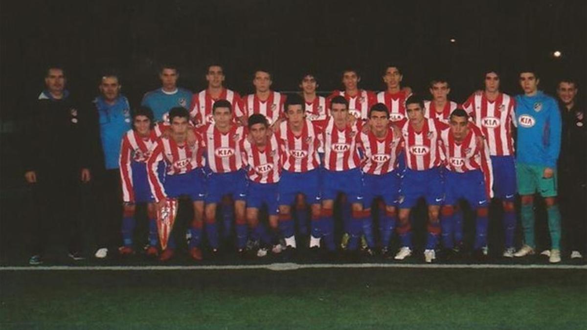 Con 15 años, acudió a un torneo de cadetes en Almería como jugador a prueba, pero el Atlético lo acabó descartando