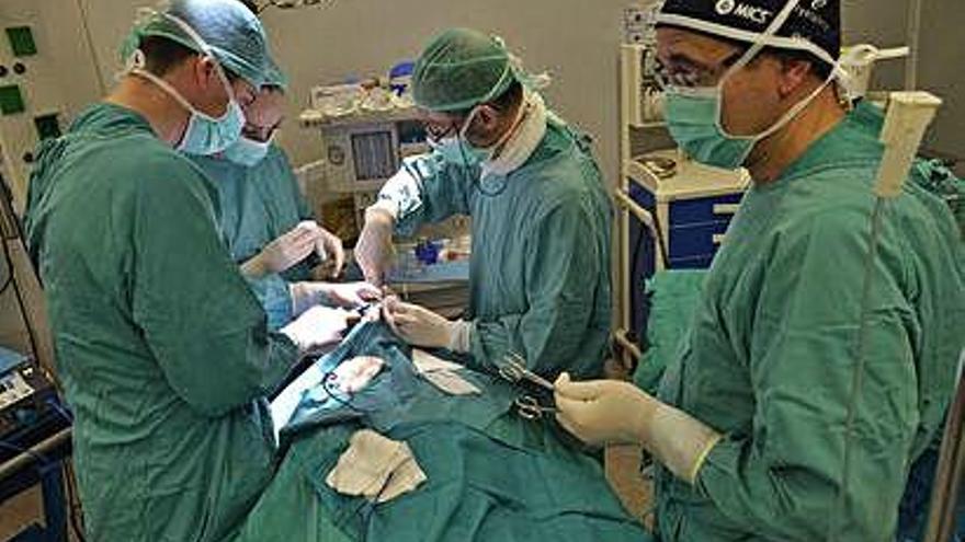 El miedo al virus lleva a 643 murcianos a aplazar su entrada al quirófano