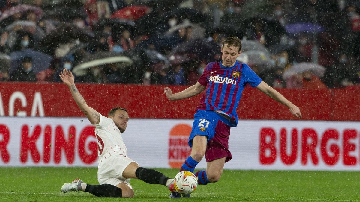 De Jong no pudo ser determinante en ataque ante el Sevilla