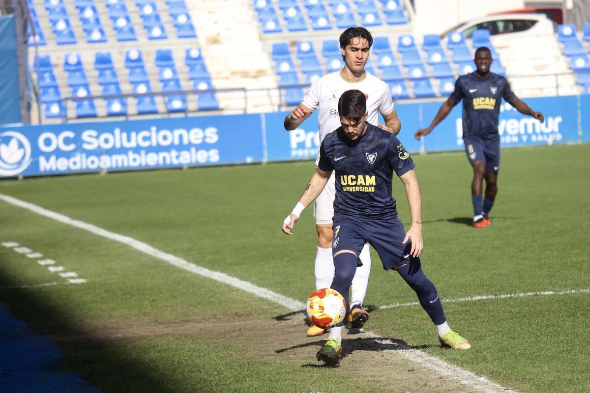 El UCAM Murcia CF contra el Puente Genil en fotos