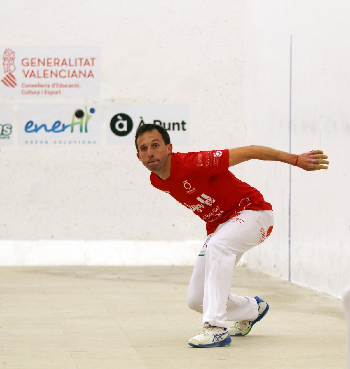 Amb més de dos hores de durada en la semifinal, tots quatre pilotaris van tindre els seus moments de protagonisme i no es podria assenyalar a ningú com el més encertat, ni tampoc com el més determinant. Els mèrits van estar totalment compartits. En la foto, Héctor.