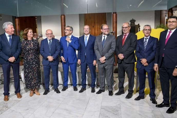 23-10-19 LAS PALMAS DE GRAN CANARIA. CASASA CONSISTORIALES. LAS PALMAS DE GRAN CANARIA. Exposición 40 años de Guaguas Municipales. Fotos: Juan Castro.  | 23/10/2019 | Fotógrafo: Juan Carlos Castro