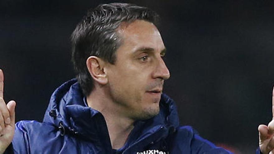 Gary Neville defiende a Mourinho