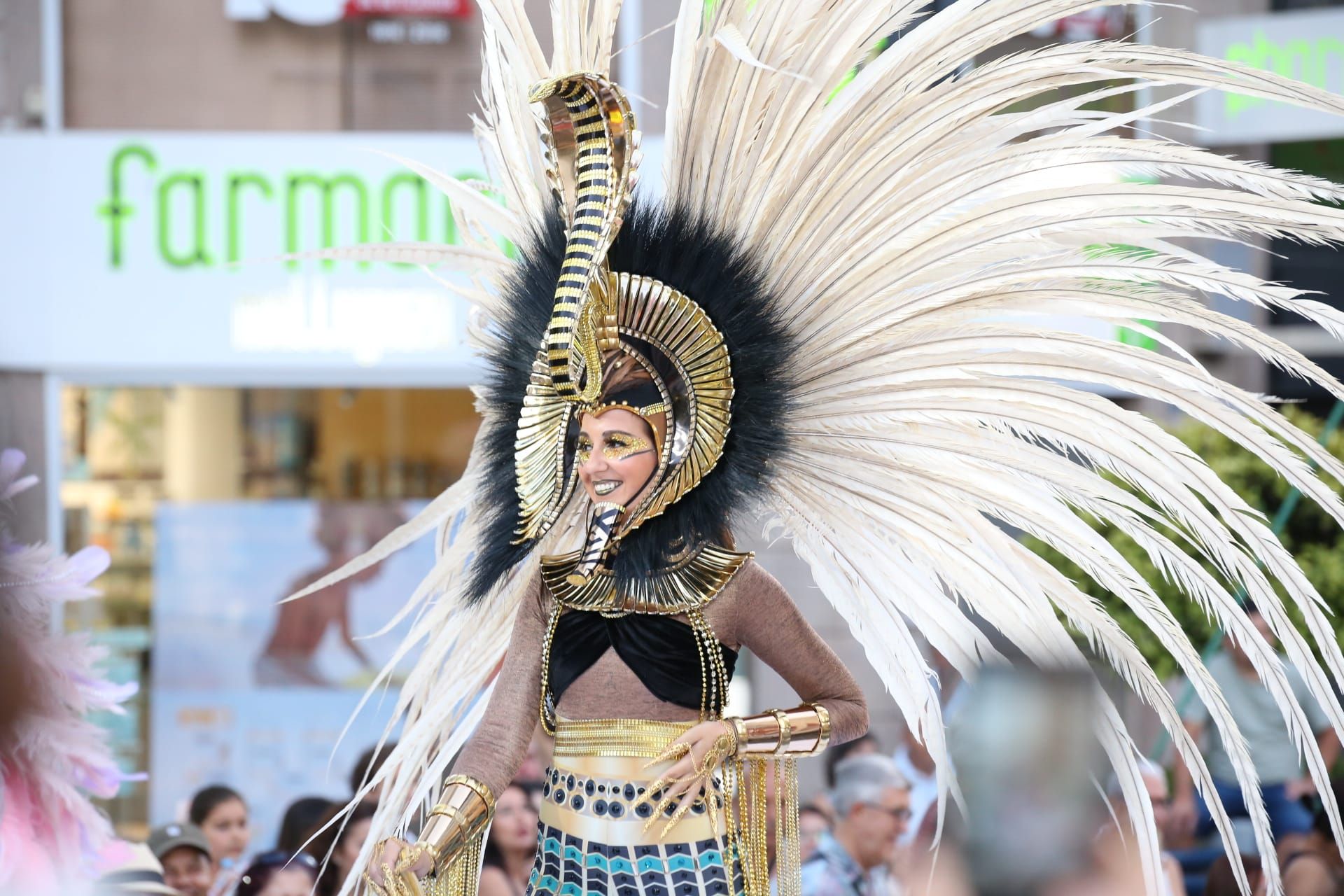 Desfile Folclórico Internacional de las Hogueras de Alicante 2022