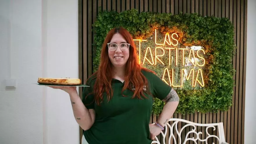 Vídeo: Jessica Juárez, propietaria de Las Tartitas de Alma, en su negocio.