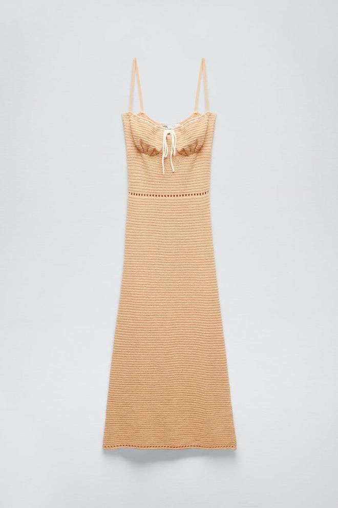 Vestido corsetero punto de Zara (precio: 35,95 euros)
