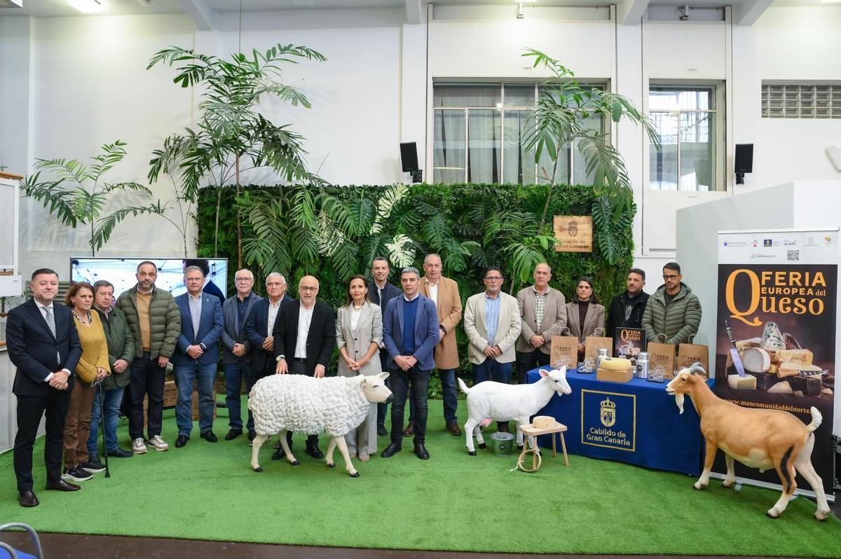 Las autoridades, este miércoles en la presentación de la Feria Europea del Queso, en el Cabildo.