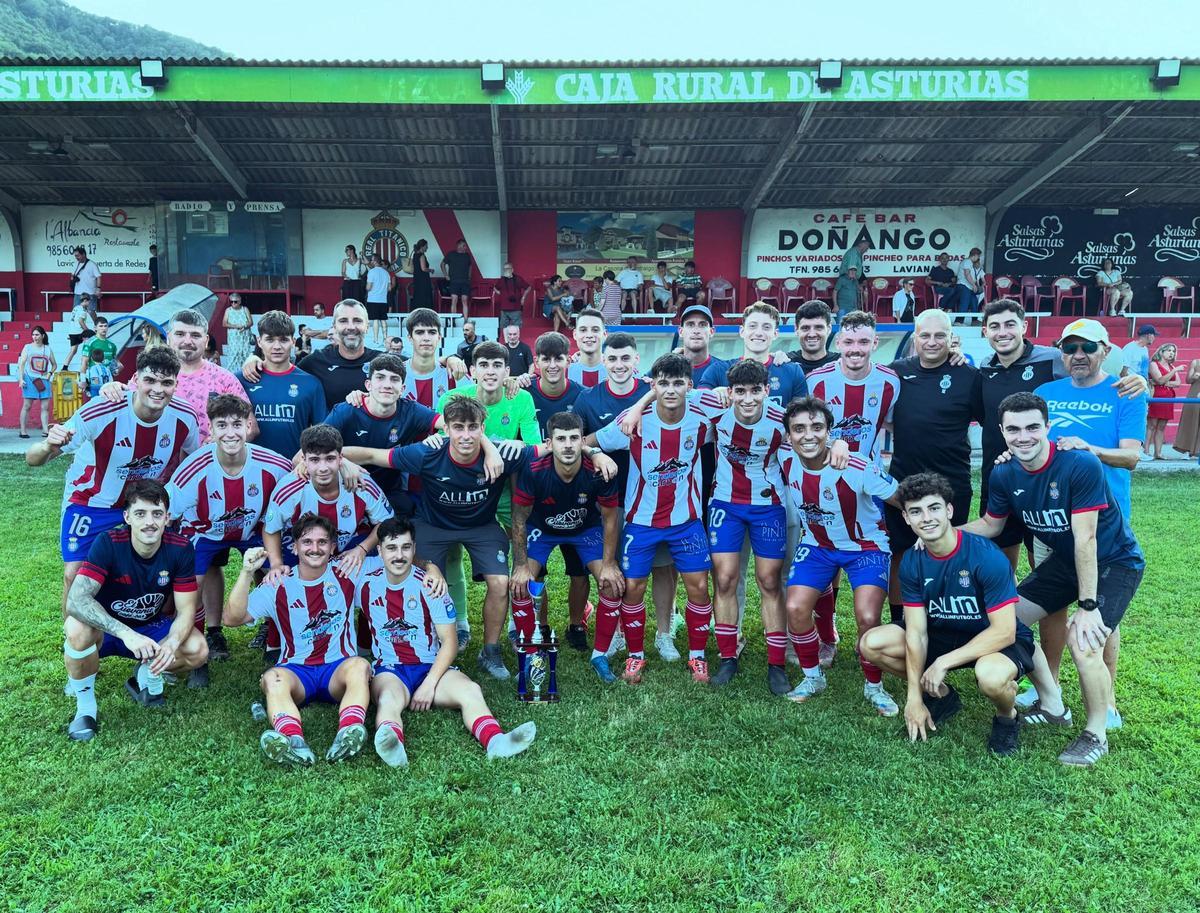 El Titánico, celebrando una victoria esta pretemporada, en su estadio de Las Tolvas.