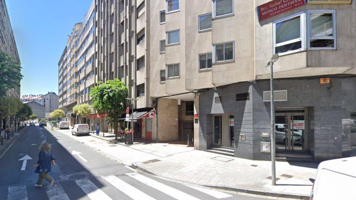 Garaje de Frei Rosendo Salvado en el que se produjeron robos a principios de junio