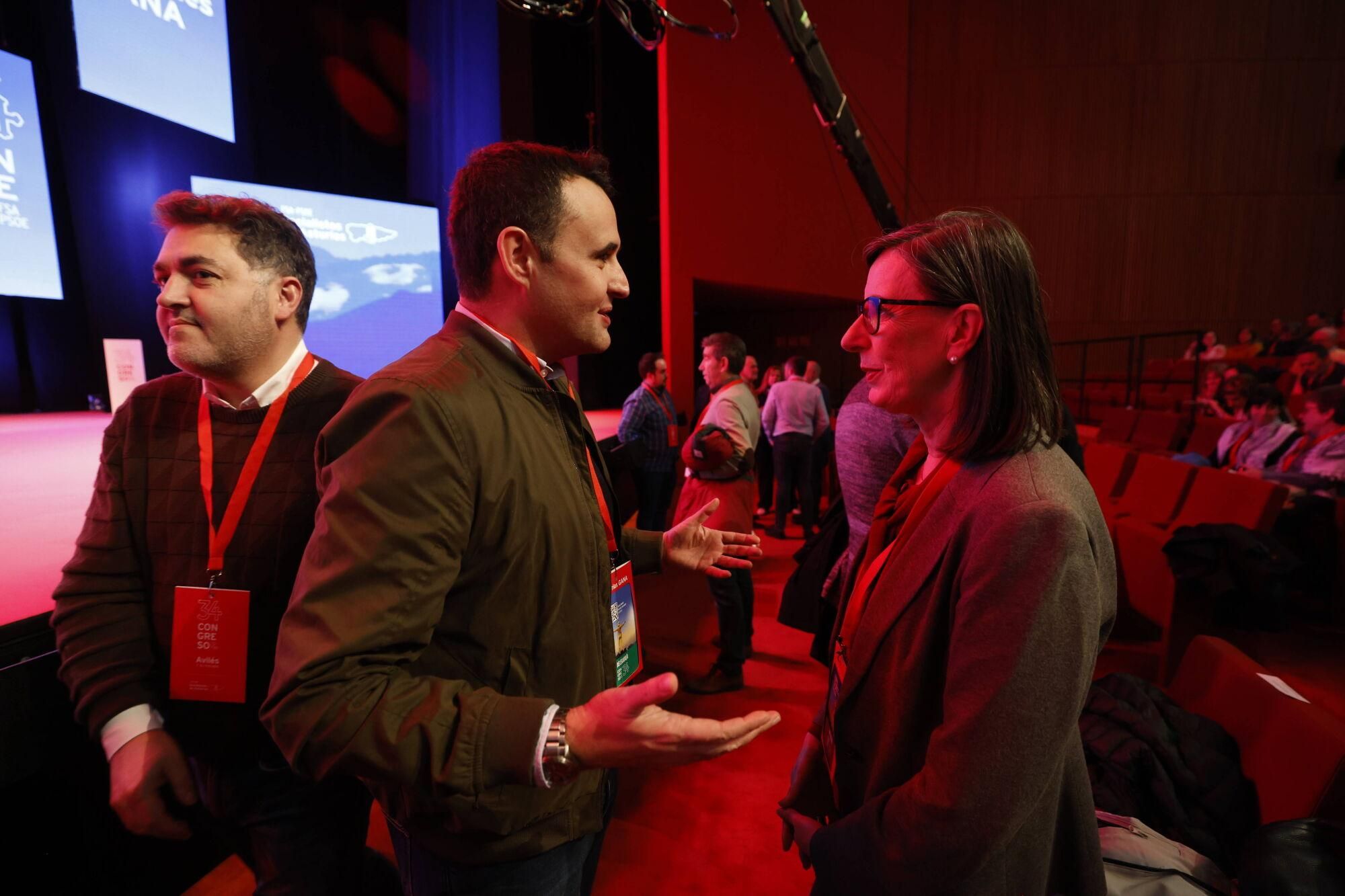 EN IMÁGENES: Pedro Sánchez y Adrián Barbón abren el congreso del PSOE asturiano