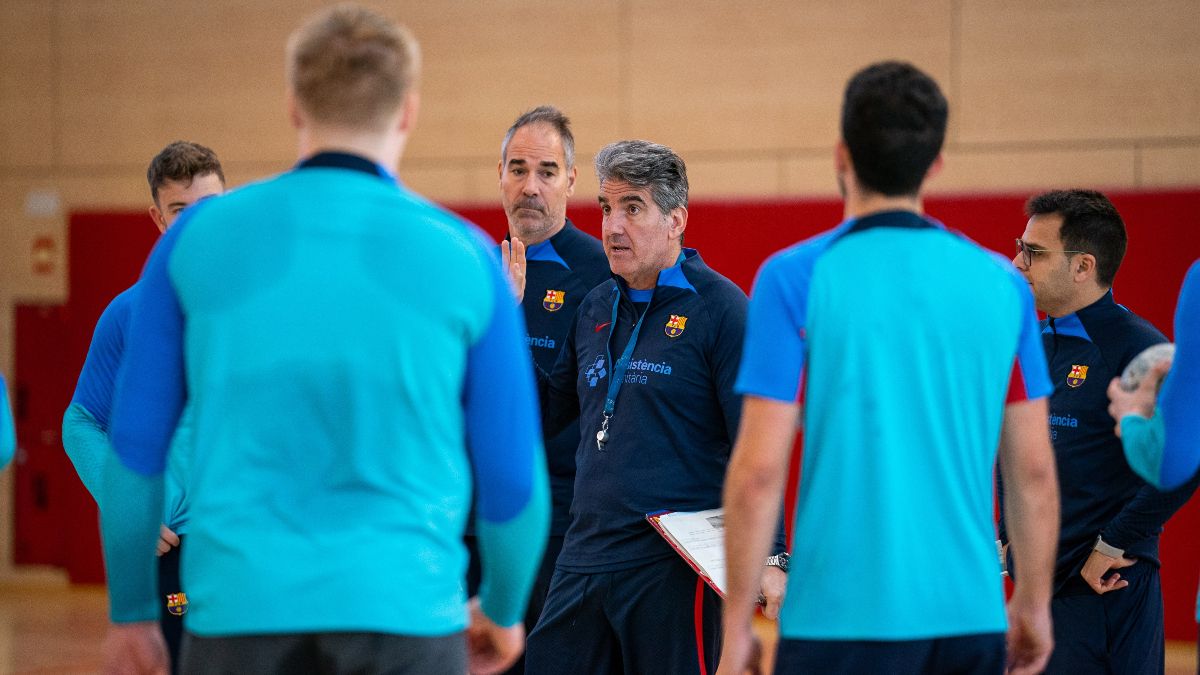 El Barça, en la Ciutat Esportiva antes de partir hacia Antequera