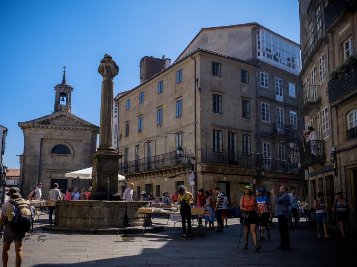 El edificio del antiguo Concello de Santiago, hoy sede de la zona C