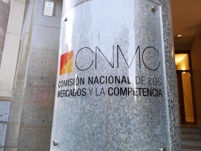La CNMC da una amnistía’ a miles de empresas para seguir mandando SMS comerciales con sus alias sin la autorización oficial