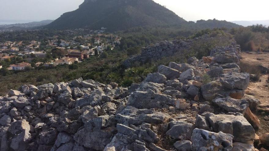 Dénia recrea sin tocar una piedra la fortificación del siglo VII a. C. pionera del vino