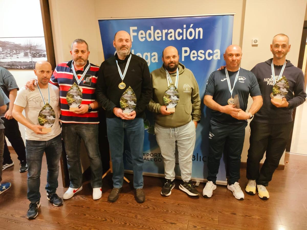 Podio del Open: Lorenzo y Romeo (2º), Pepón y Hombreiro (1º) y Míguez y Verde (3ª)
